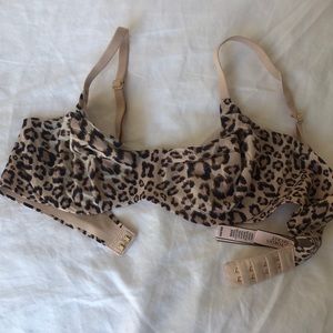 NWOT 32D Incredible by Victoria’s Secret demi bra